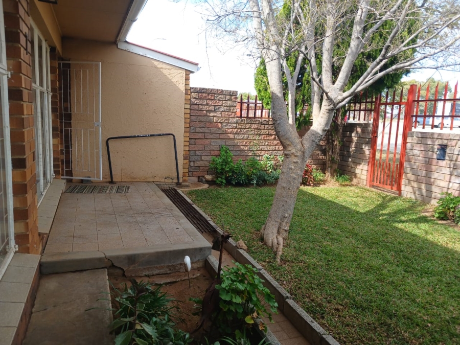 2 Bedroom Property for Sale in Songloed North West